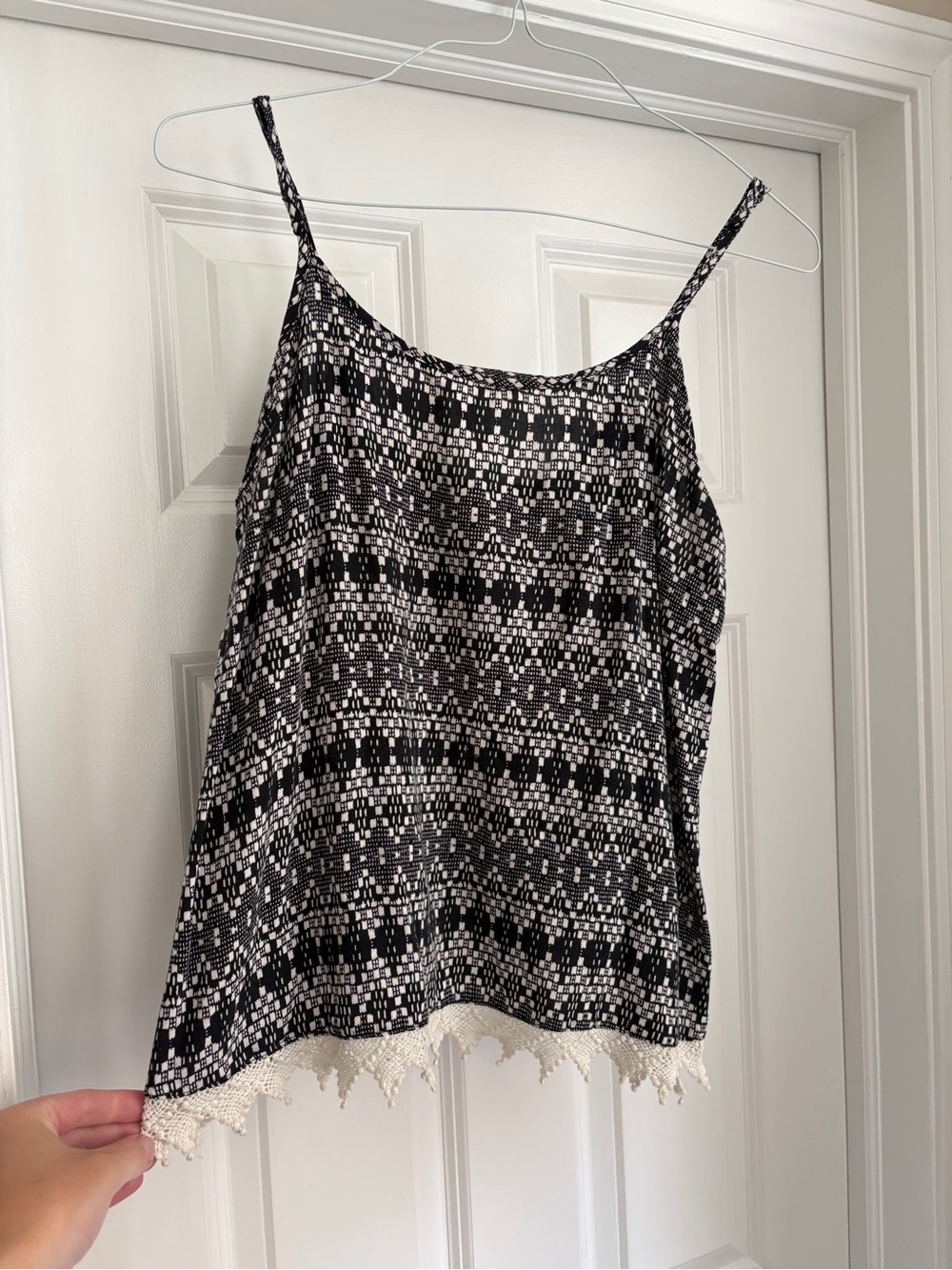 Mossimo Supply Co Tribal Lace Tank Top Women’s Large